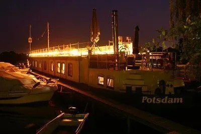 Schiffspension Luise Bateau-hôtel Potsdam