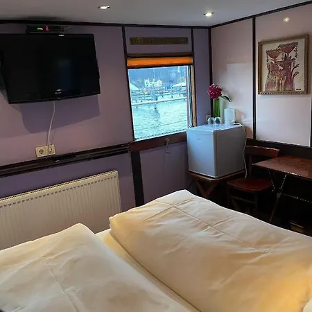 Schiffspension Luise Hotel en barco