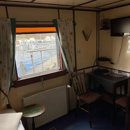 Schiffspension Luise Bateau-hôtel 3*