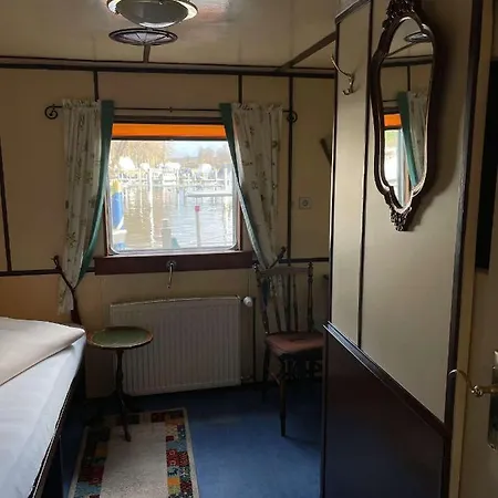 Schiffspension Luise Hotel en barco