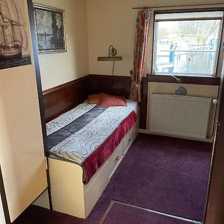Bateau-hôtel Schiffspension Luise 3*