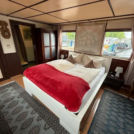 Hotel en barco Schiffspension Luise Potsdam