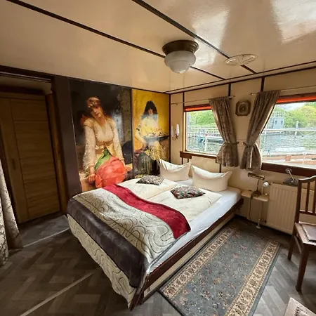 Schiffspension Luise Hotel en barco 3*