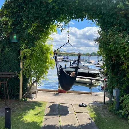 Botel Schiffspension Luise