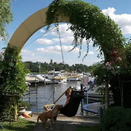 Schiffspension Luise Bateau-hôtel